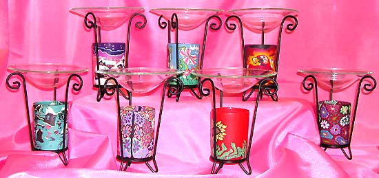 Assorted color and pattern design fashion glass oil warmer with glass plate on top. Decorated your home with fashion and scent!